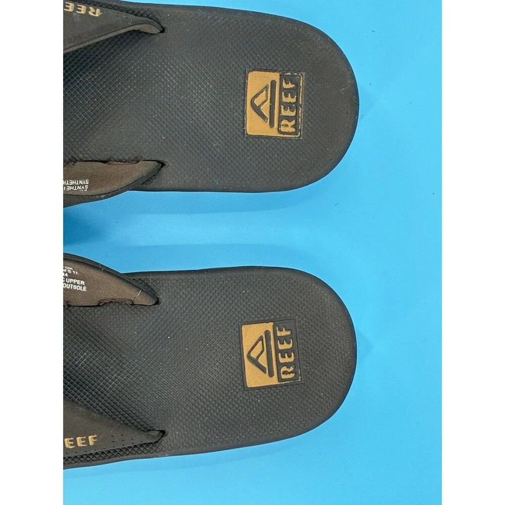Reef Fanning Men’s 11 Brown Black Flip Flops Bottle Opener Air Cushion Sandals